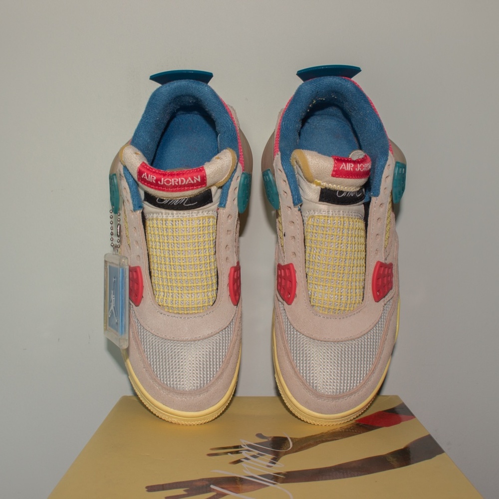 Size 5.5 - Jordan 4 Retro x Union LA Guava Ice 2020 - Picture 4 of 11